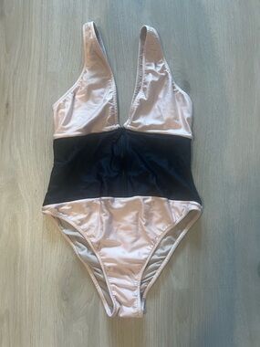 NWOT Adriana Degreas one-piece swimsuit with front zipper Sz M Salmon/Black